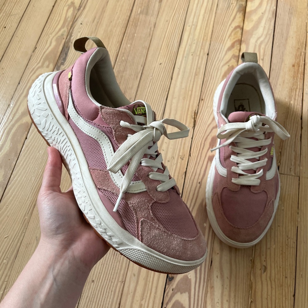 Vans UltraRange VR3 Sneakers Womens 11 Mens 9.5 Rose Pink Suede Mesh Low Top